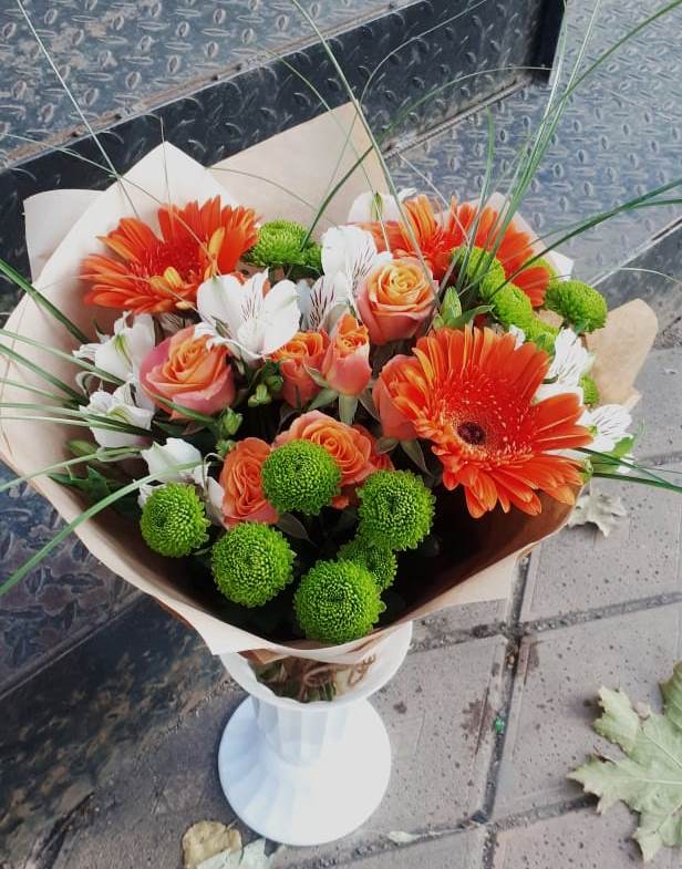 Букет цветов из: Герберы, Хризантемы, Альстромерии и Розы в Приморский