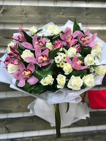 Букет цветов из: Розы и Хризантемы в Приморский