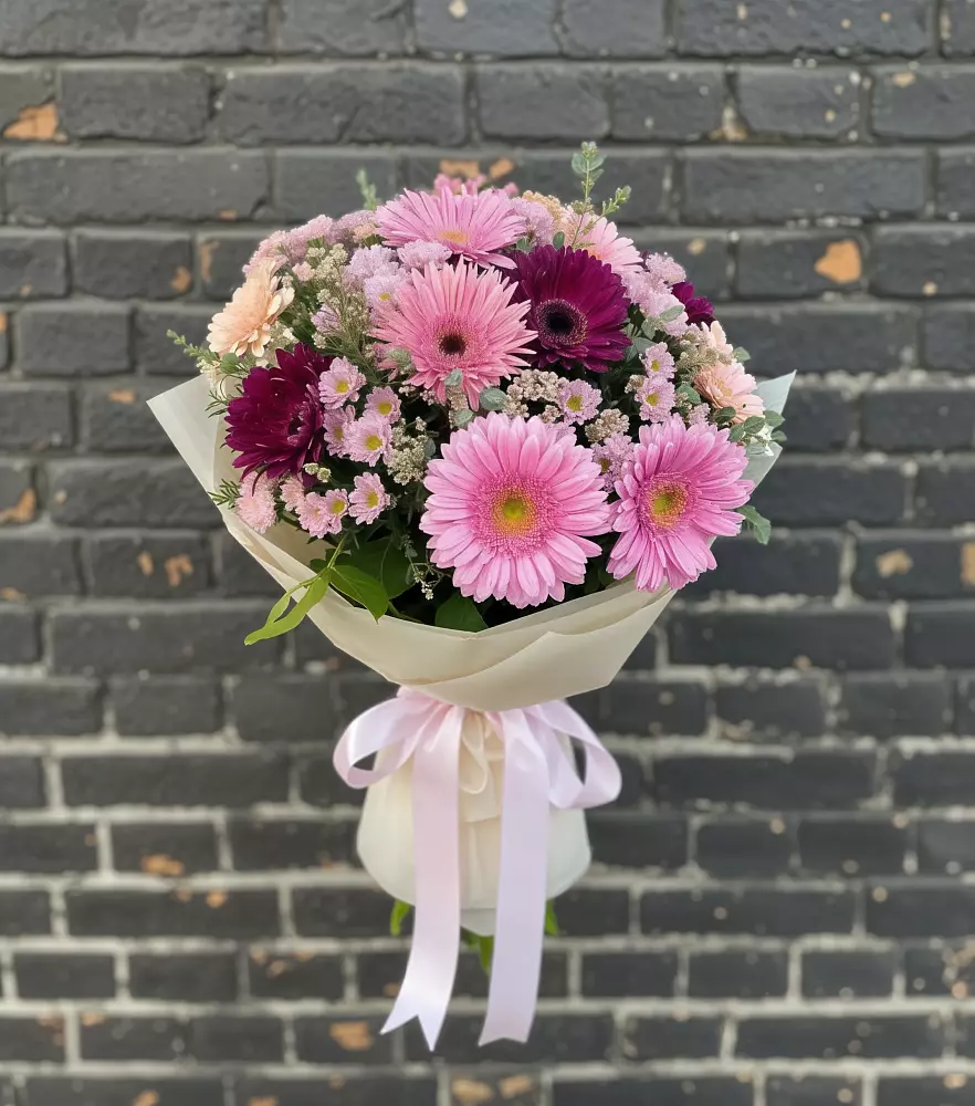 Букет цветов из: Герберы и Хризантемы в Приморский