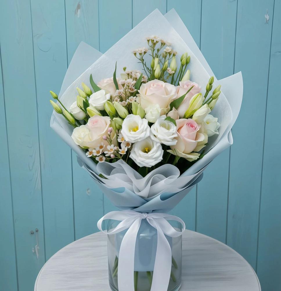 Букет цветов из: Розы и Лизиантусы в Приморский