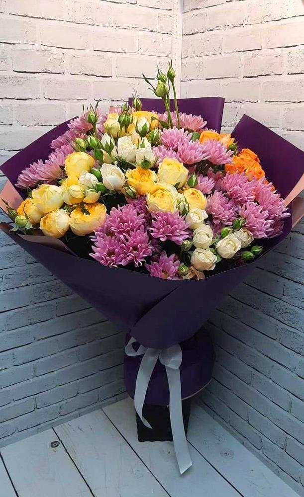 Букет цветов из: Хризантемы и Розы в Приморский