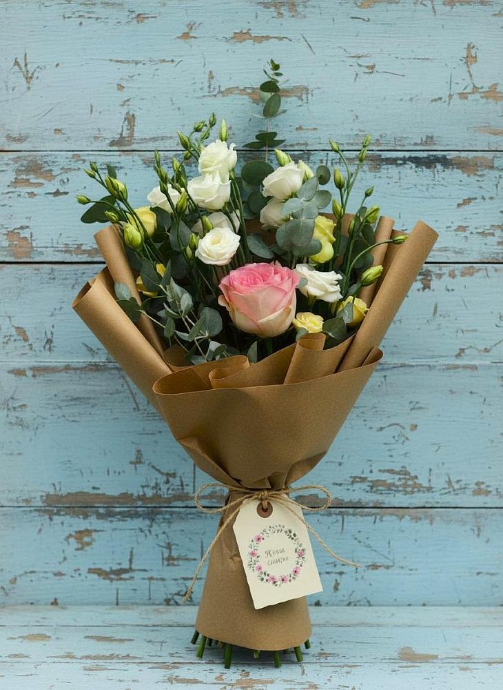 Букет цветов из: Розы и Лизиантусы в Приморский