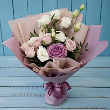 Букет цветов из:  Розы и Лизиантусы в Приморский