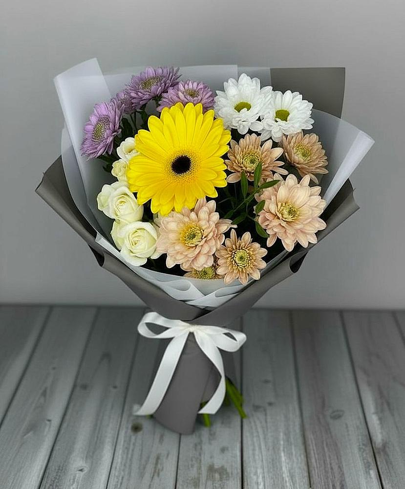Букет цветов из: Розы, Герберы и Хризантемы в Приморский