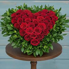 Цветочная композиция из Розы в виде сердца в Приморский