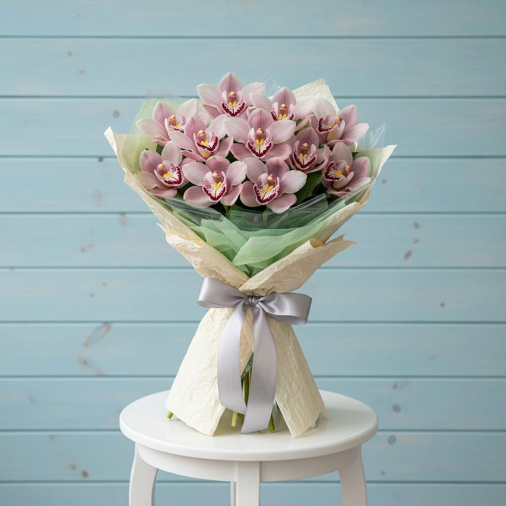 Букет цветов из: Орхидеи и Розы в Приморский