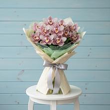 Букет цветов из:  Орхидеи и Розы в Приморский