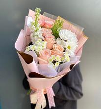 Букет цветов из:  Хризантемы и Розы в Приморский