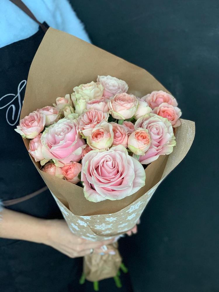 Букет цветов из: Хризантемы и Розы в Приморский