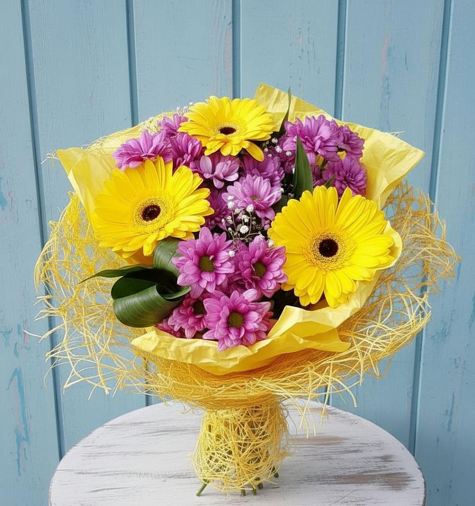 Букет цветов из: Хризантемы и Герберы в Приморский