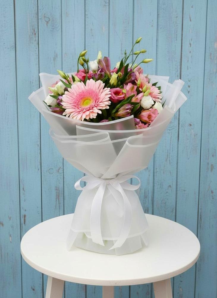 Букет цветов из: Герберы, Альстромерии и Лизиантусы в Приморский