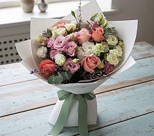 Букет цветов из:  Розы, Лизиантусы и Гвоздики #REPLACE_PRED# Приморский