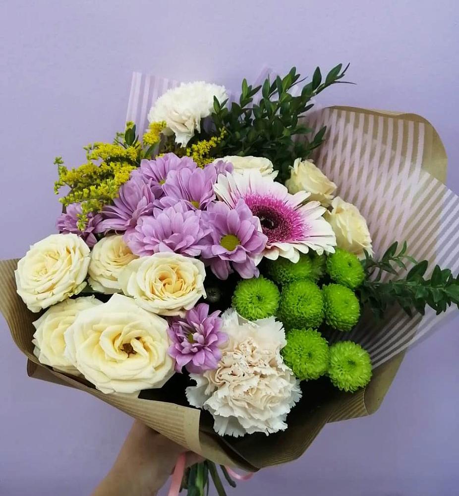 Букет цветов из: Хризантемы, Розы, Гвоздики и Герберы в Приморский