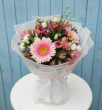 Букет цветов из:  Герберы, Альстромерии и Лизиантусы в Приморский