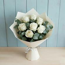 Букет Белые розы в Эвкалипте в Приморский
