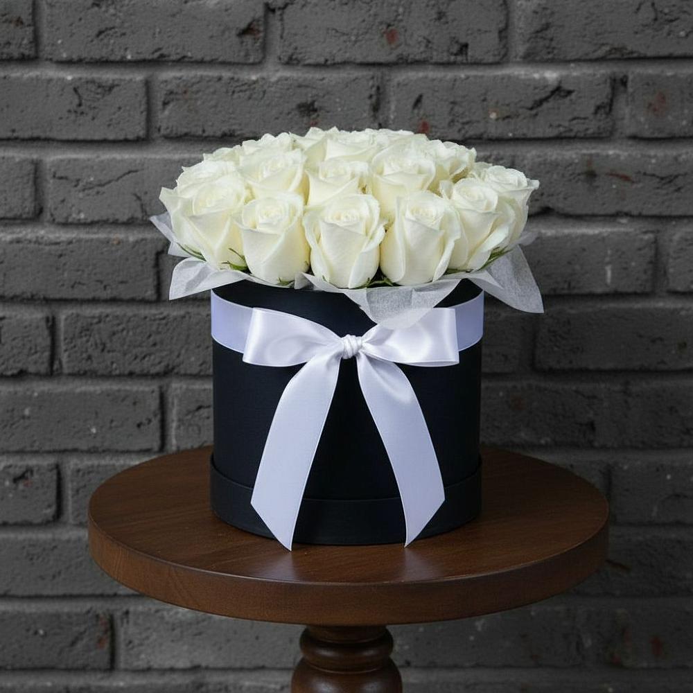 Цветочная композиция из Розы в шляпной коробке в Приморский