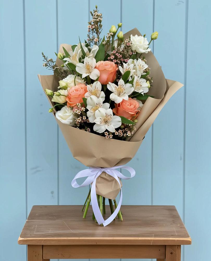 Букет цветов из: Альстромерии, Лизиантусы, Розы и Хризантемы в Приморский