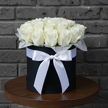 Цветочная композиция из Розы в шляпной коробке в Приморский