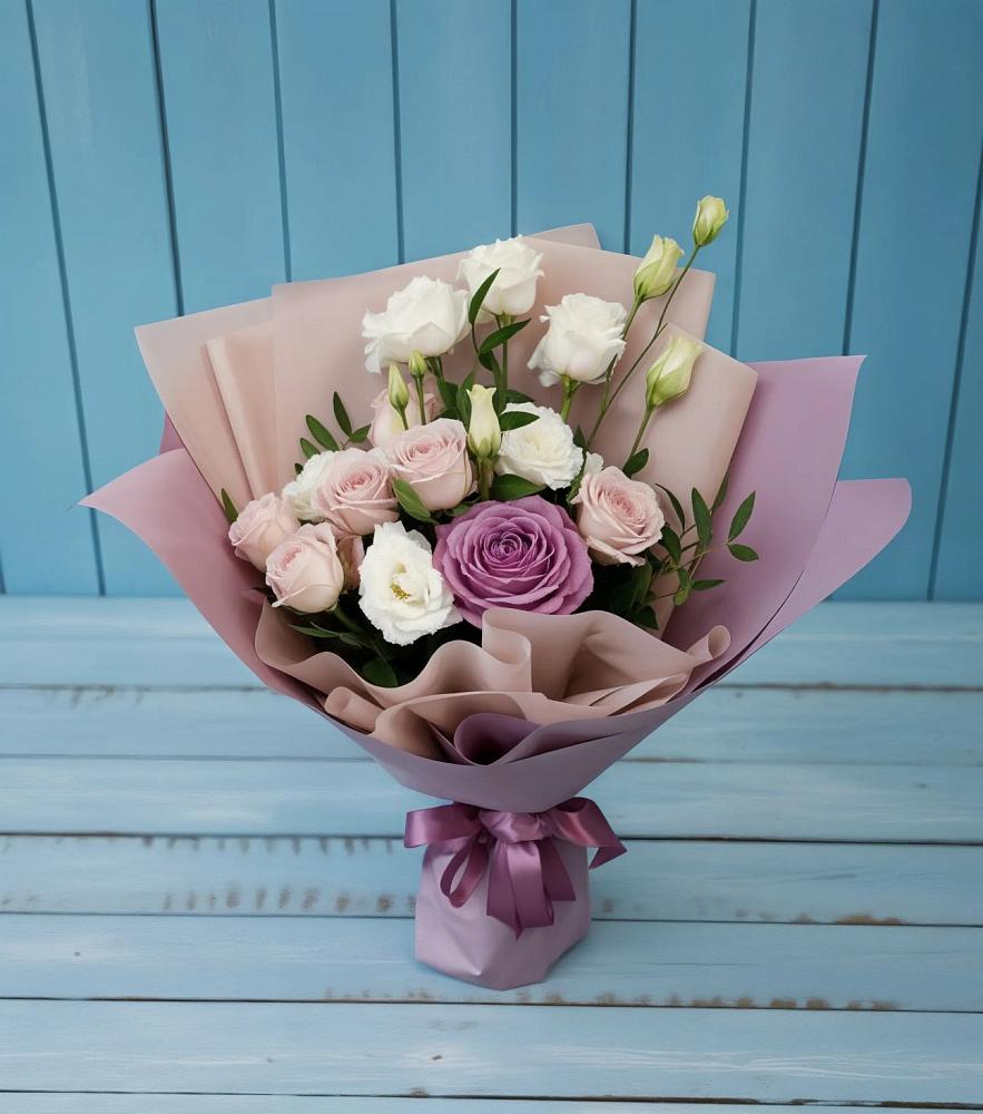 Букет цветов из: Розы и Лизиантусы в Приморский